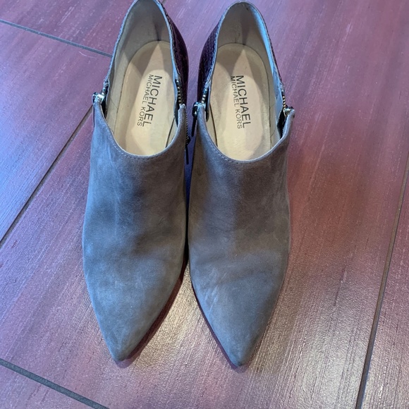 MICHAEL Michael Kors Clara ankle bootie - Picture 3 of 7